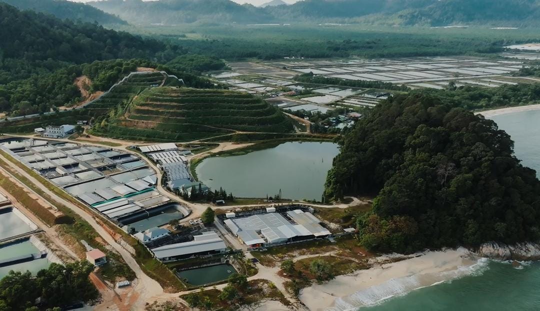 Integrated aquaculture facility